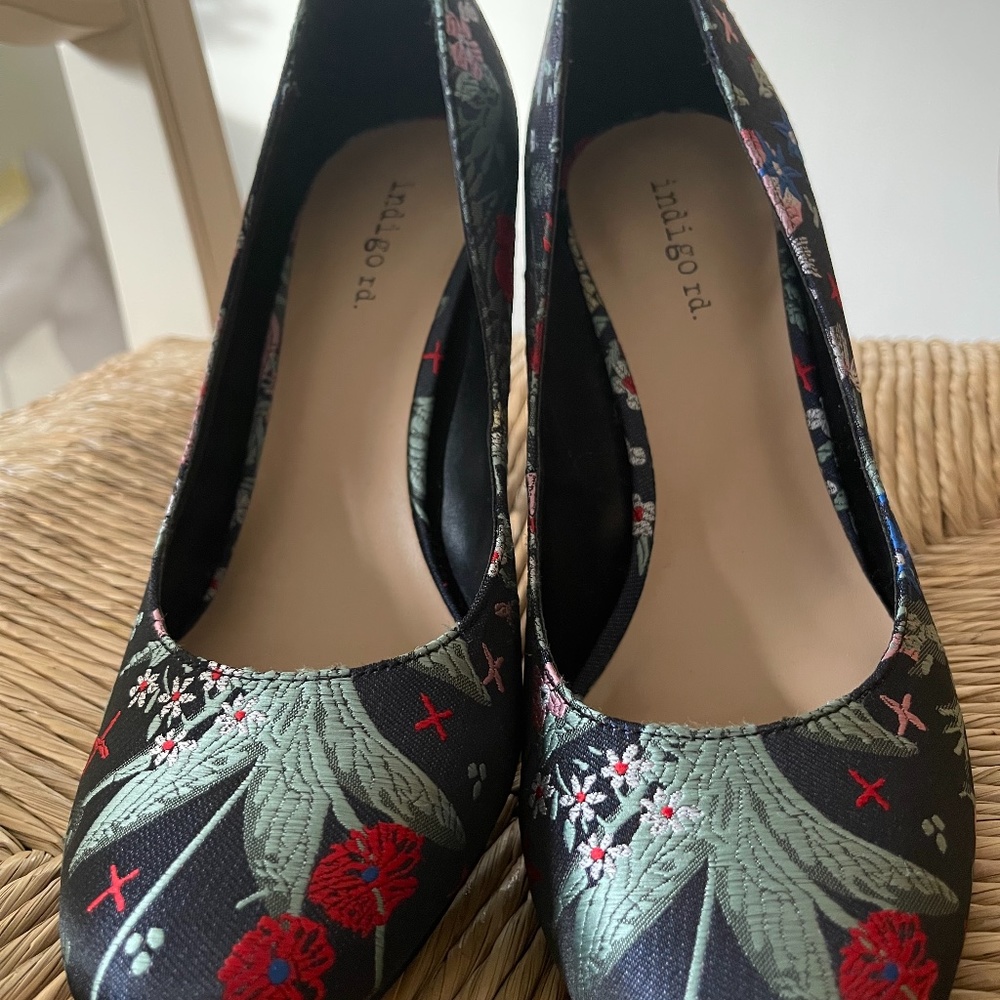 Indigo rd. Chunky High Heels